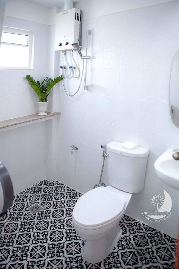 צ'יאנג מאי Railway Park Hostel מראה חיצוני תמונה
