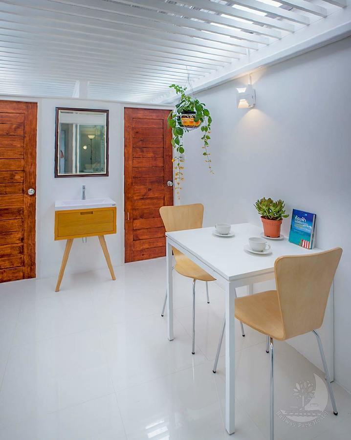 צ'יאנג מאי Railway Park Hostel מראה חיצוני תמונה